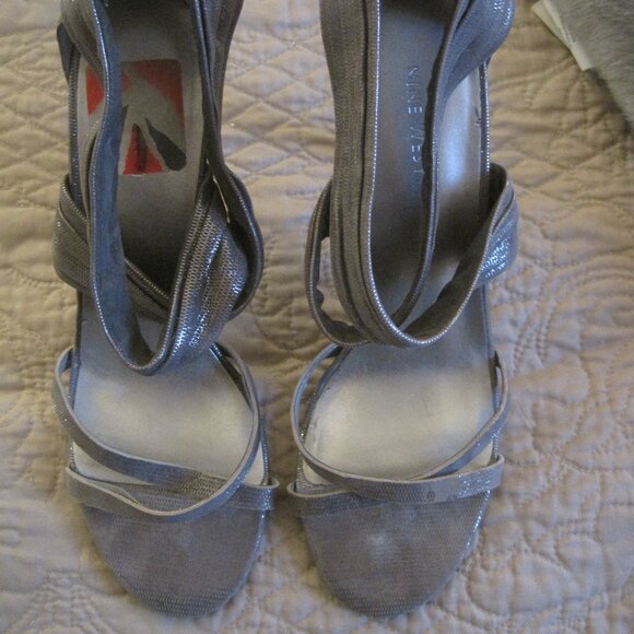 NINE WEST NWERLINA SILVER STRAPPY HEELS 9 $79.00 VGUC - Picture 3 of 6